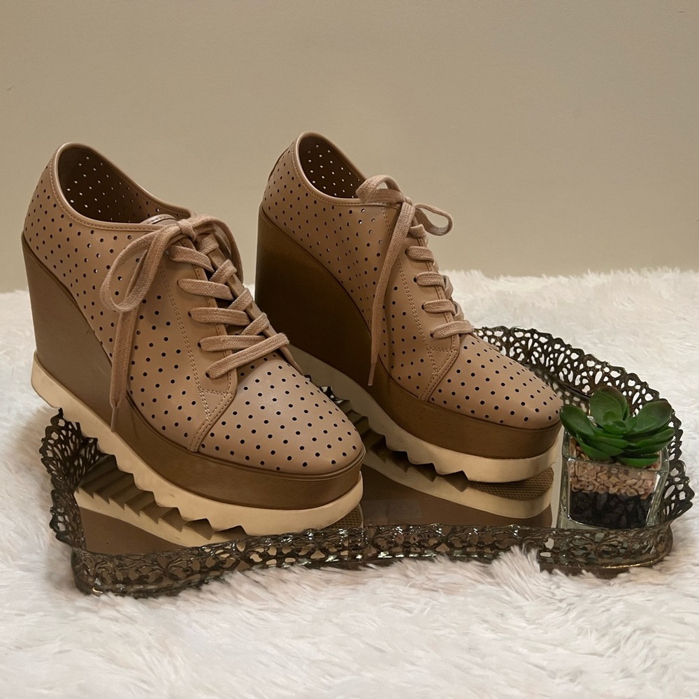 STEVE MADDEN UNFAZED WEDGE OXFORDS IN NUDE